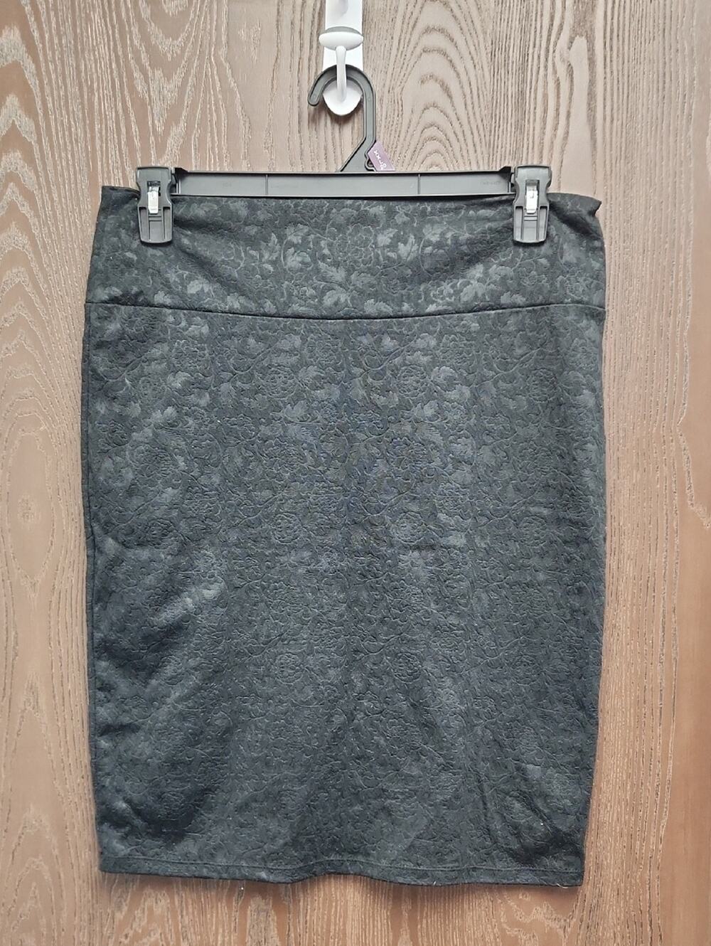 🚨2/$25 or 5/$50🚨LuLaRoe Charcoal Floral Jacquard Pencil Skirt